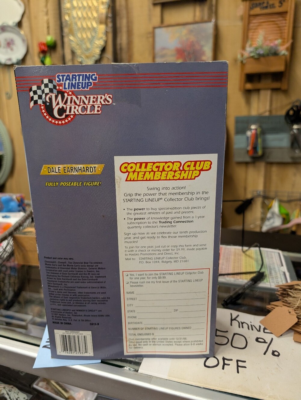 Dale Earnhardt Racing Figure Winner's Circle - Picture 4 of 6